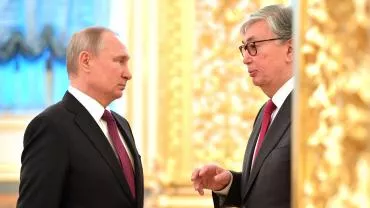 Путин и Токаев обсудили по телефону ситуацию в Казахстане