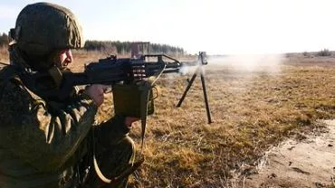 В Сети появилось видео из Изюма в стиле фильма "Цельнометаллическая оболочка"