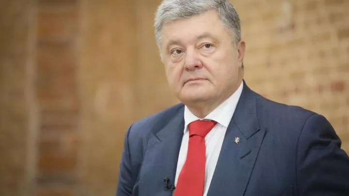 Порошенко сообщил время возвращения в Киев и оценил вероятность своего ареста