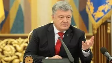 На Банковой раскритиковали поведение Порошенко после возвращения на Украину 