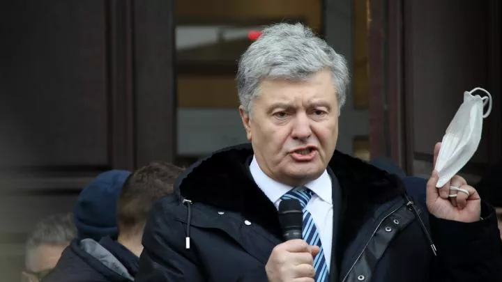 Порошенко обвинил Зеленского в неадекватности