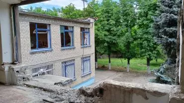 Киев уничтожил уникальную школу в Горловке