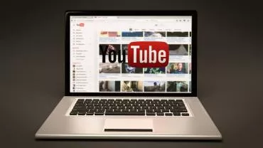 Роскомнадзор обвинил YouTube в цензуре и потребовал снять ограничения с &#171;60 минут&#187;