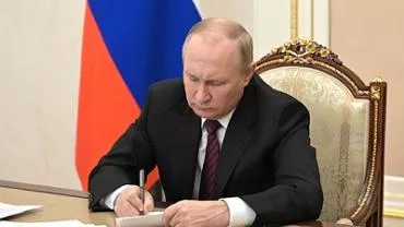 Путин включил лётчика Ярошенко в состав Общественной палаты России