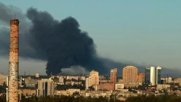 ВСУ ведут массированный обстрел центра Донецка – снаряды ложатся в районе "Донбасс Арены" и кинотеатра, есть жертвы