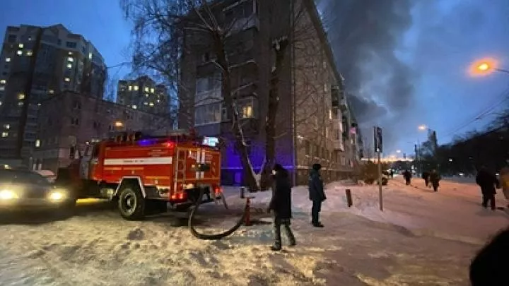 В Донецке во время пожара в многоэтажке спасены семь человек 