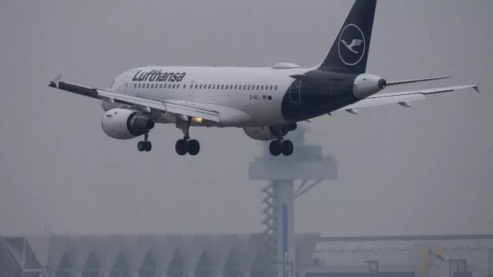 Lufthansa изменила расписание рейсов на Украину в связи с опасностью российского вторжения