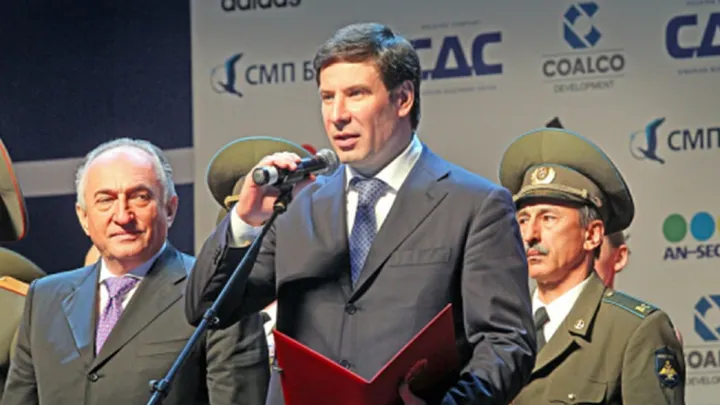 Путин забрал у олигарха 63 квартиры, чтобы подарить их фронтовикам: Другой олигарх сильно напрягся Путин забрал у олигарха 63 квартиры, чтобы подарить их фронтовикам: Другой олигарх сильно напрягся