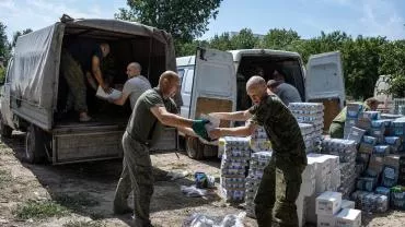 "Я копила на чёрный день. А теперь он настал" – русские женщины помогают Донбассу