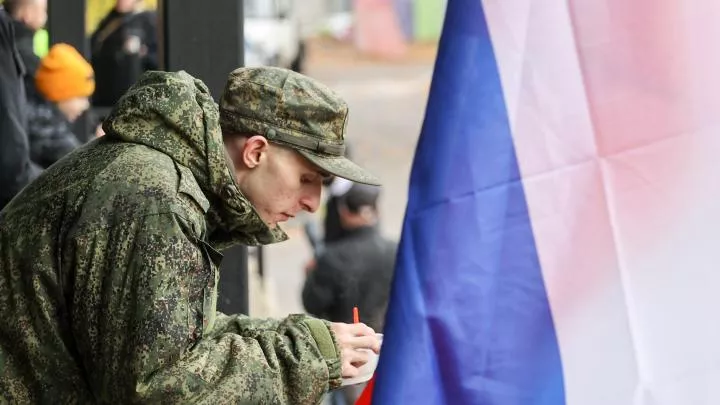 В Совфеде обсудят возвращение двухлетнего срока службы в армии