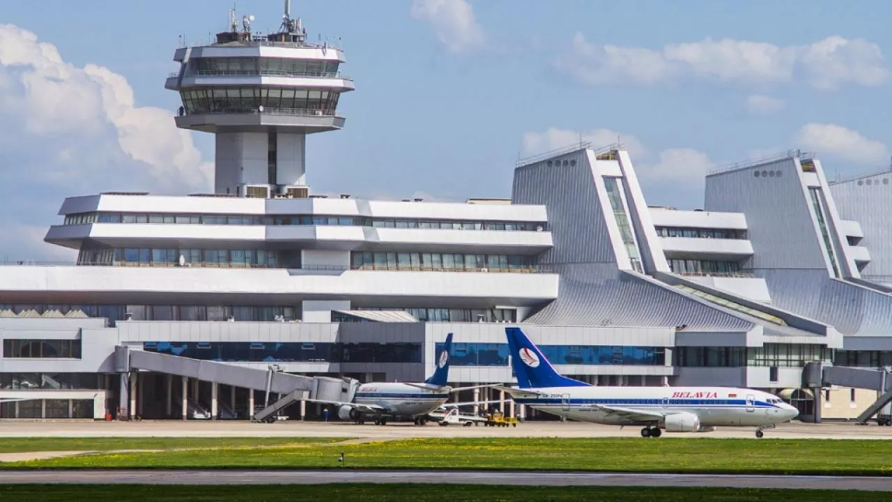Номер аэропорта минск. Аэропорт минск внутри. Аэропорт минск 2. Номер аэропорта минск. Аэропорт минск фото.