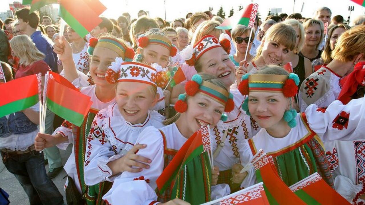 Стабильность в обществе достигается за счет. Нормальная социальная жизнь человека. Показатели социальной устойчивости. Стабильность в демократии. Устойчивость управления.