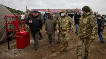 Зеленский призвал пограничников готовиться к перекрытию границы Донбасса с Россией