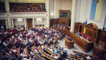 Первый пошёл: украинский парламент начал увольнение министров