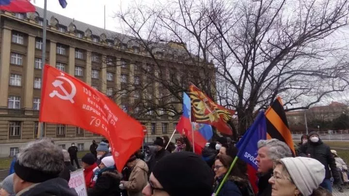 В Праге прошла демонстрация против поставки чешского вооружения на Украину