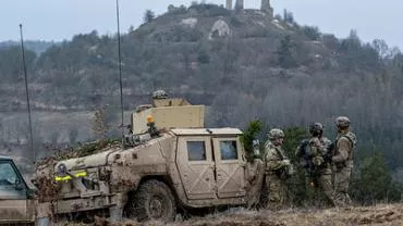 Боевики ВСУ устроили гонки на бронемашинах и подорвались на мине – Сладков