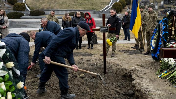 Оборона Часова Яра обернулась адом для ВСУ: украинцы готовятся встречать десятки тысяч гробов 