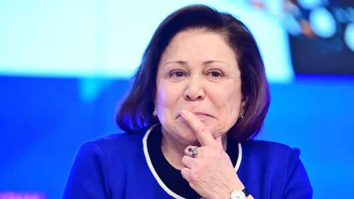 Кто кому должен? Роднина подала пример всем русским пенсионерам. Неприятную правду открыло одно видео