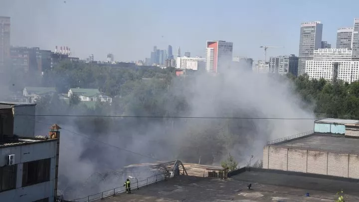 Причиной задымления в Донецке стало попадание в завод