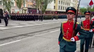 Мотопробег и парад: в Донецке началось празднование Великой Победы