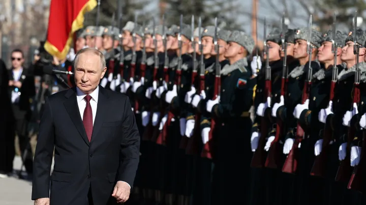 Машину Путина окружили на дороге. Что происходит в Киргизии?