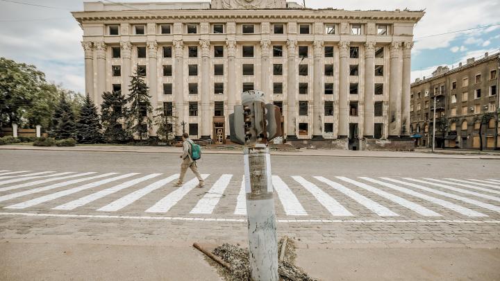 Харьков в ожидании России. Заткнутые рты, папы с колясками вместо мам. Эвакуация, сумасшедшие цены на ЖКУ и продукты