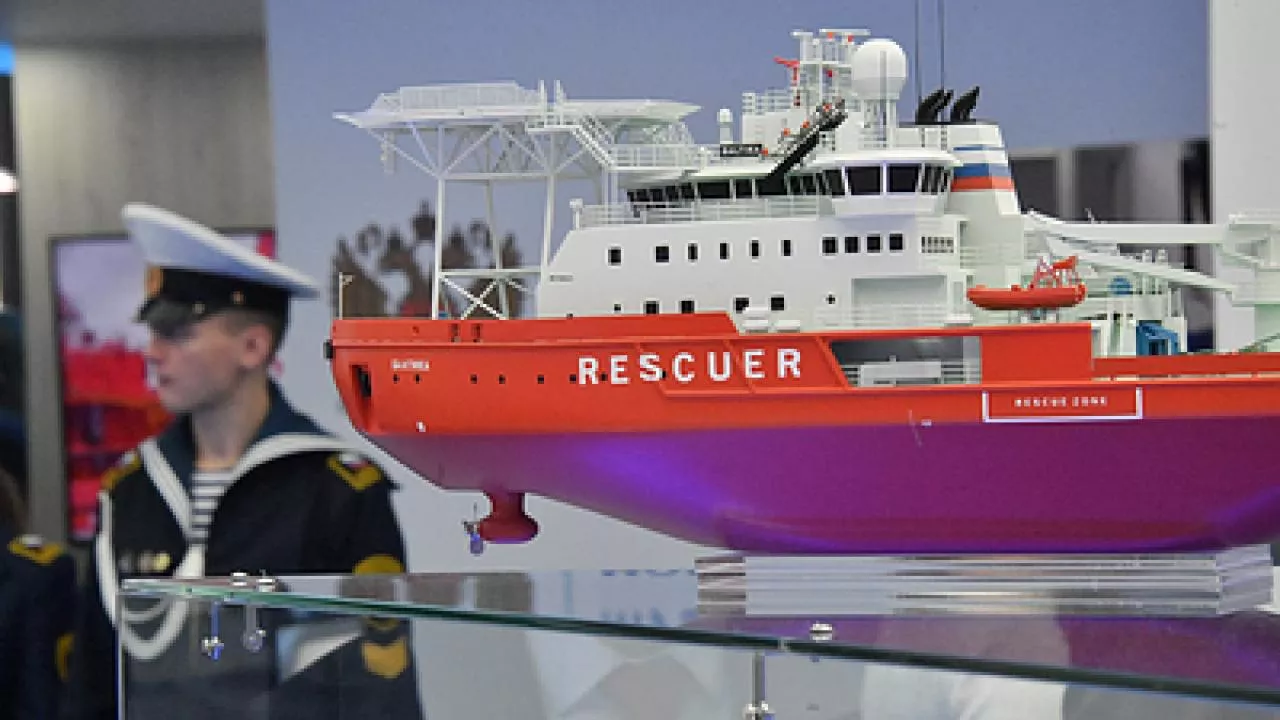 судно арарат херсон. катер баренц 1100. катер 03160 «раптор». патрульный катер п 834 черноморского флота. кейт маккей капитан корабля.