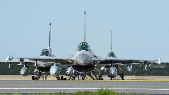 Амстердам потерял ощущение реальности: Россия даст решительный ответ на поставки F-16 небратьям 