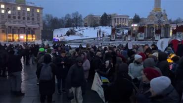 "Зелю – геть!" – в Киеве начались протесты, Сырский проведёт аудит живой силы ВСУ, в Крынках летают тучи дронов – последние сводки СВО 