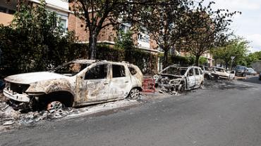 Во Франции заявили о готовности нацистов Киева помочь с оружием для бунта