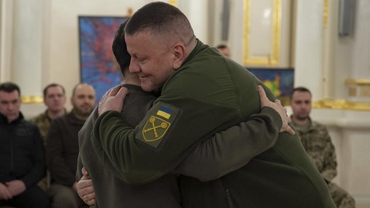 Война Залужного с Банковой – лишь прикрытие: Скрытые смыслы назначения Сырского и перезагрузка ВСУ