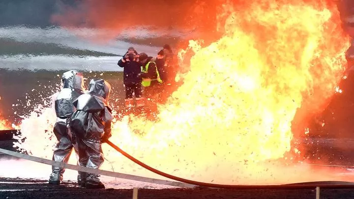 Пожар в городе Балаклея на Украине снова едва не привёл к трагедии — видео