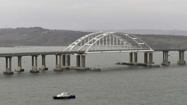 Опоры Крымского моста не пострадали – Хуснуллин