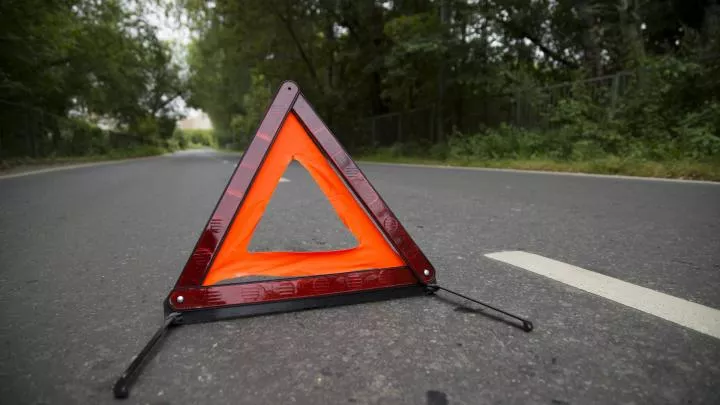 В центре Донецка пассажирский автобус столкнулся с автомобилем — подробности