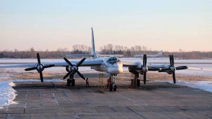 Неизвестный беспилотник атаковал аэродром под Саратовом – Baza