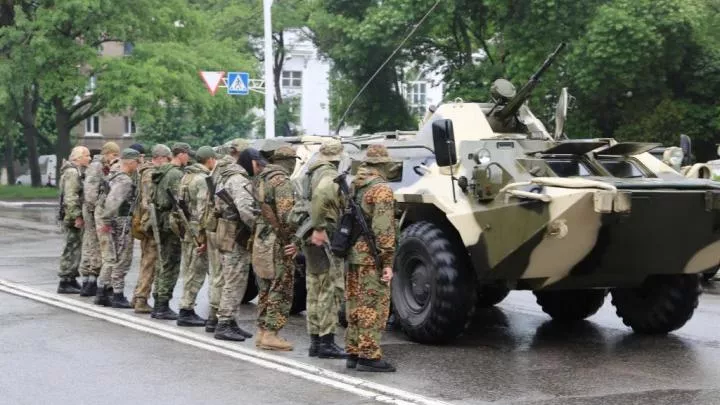 Первые 200 призывников ЛНР получили военные билеты