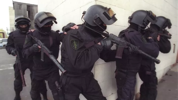 В ФСБ заявили о ранении сотрудника при попытке пресечь провокации украинских националистов