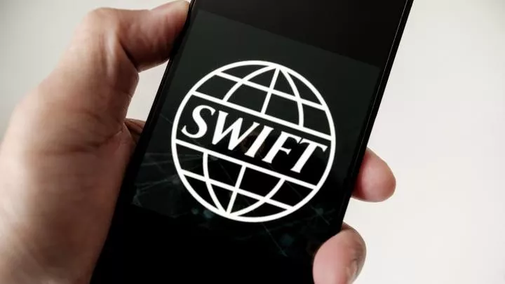 ЕС планирует одобрить отключение РФ от SWIFT — Интерфакс