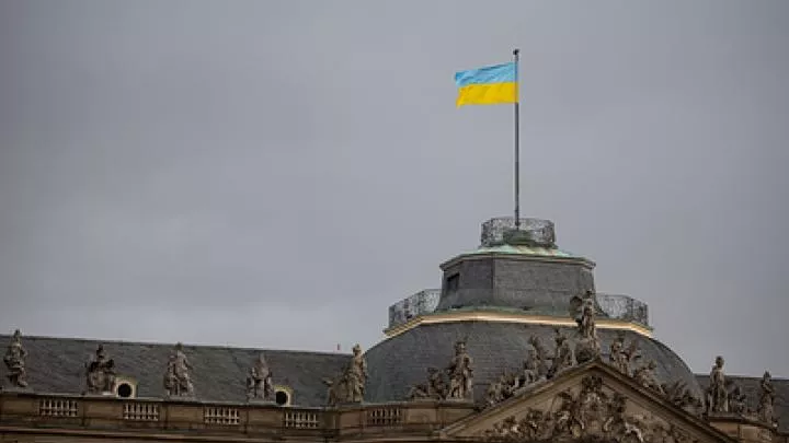 Украина потребовала вывести войска России из Донбасса и Крыма — Арестович